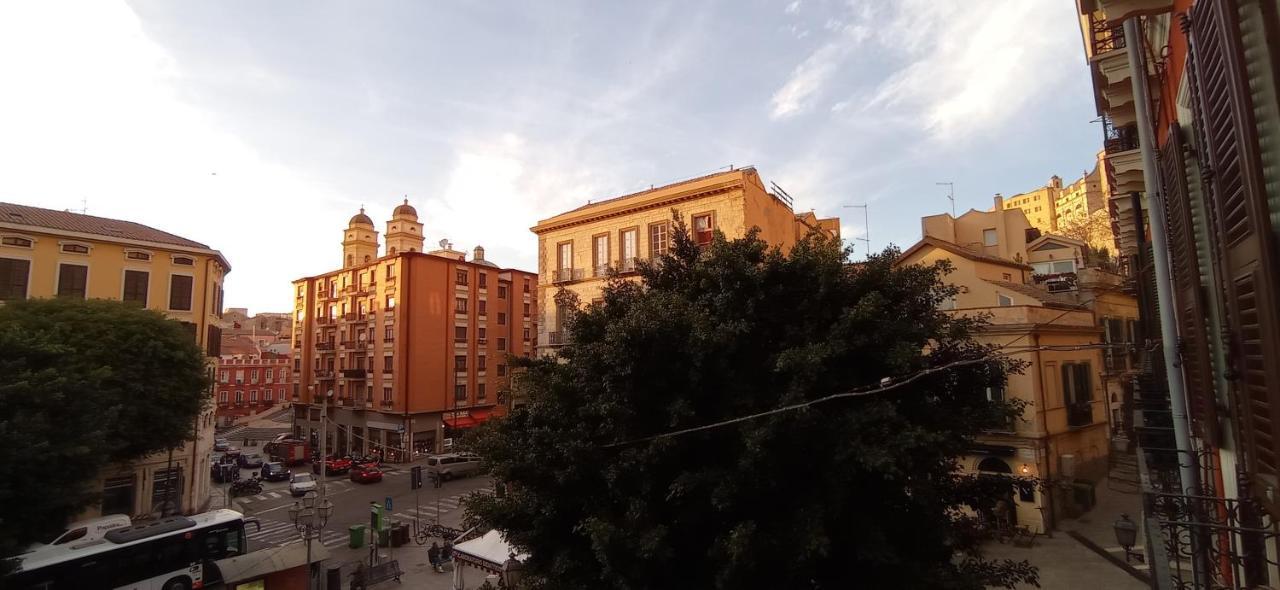Onlyrooms III - Piazza Jenne Cagliari Buitenkant foto