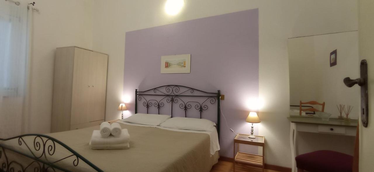 Onlyrooms III - Piazza Jenne Cagliari Buitenkant foto