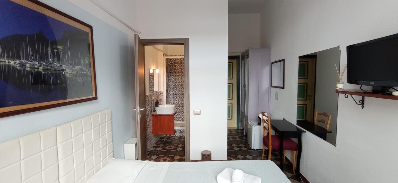 Onlyrooms III - Piazza Jenne Cagliari Buitenkant foto